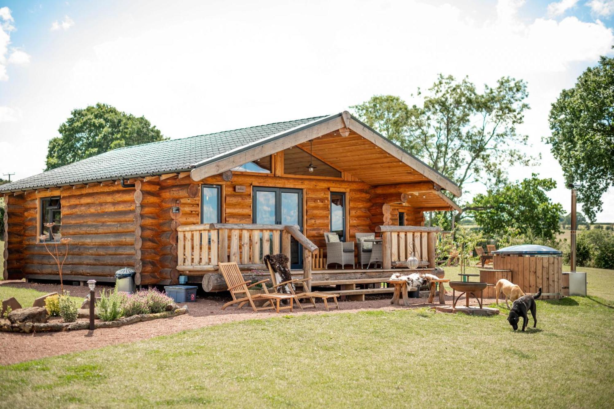 Rowan - Tedstone Log Cabins Bromyard Extérieur photo