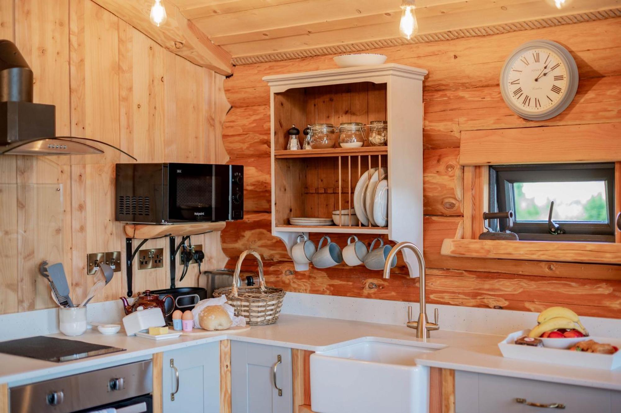 Rowan - Tedstone Log Cabins Bromyard Extérieur photo