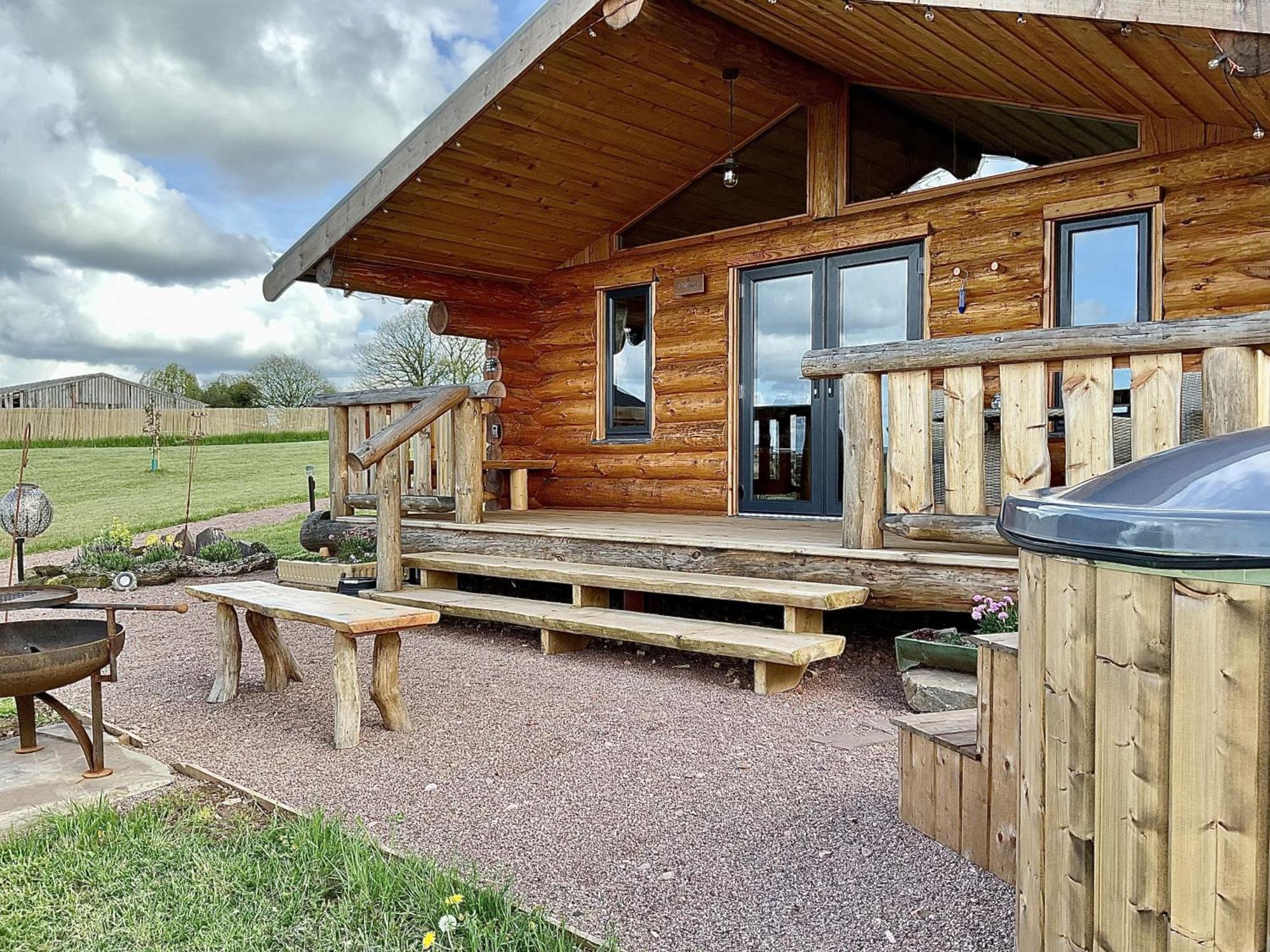Rowan - Tedstone Log Cabins Bromyard Extérieur photo