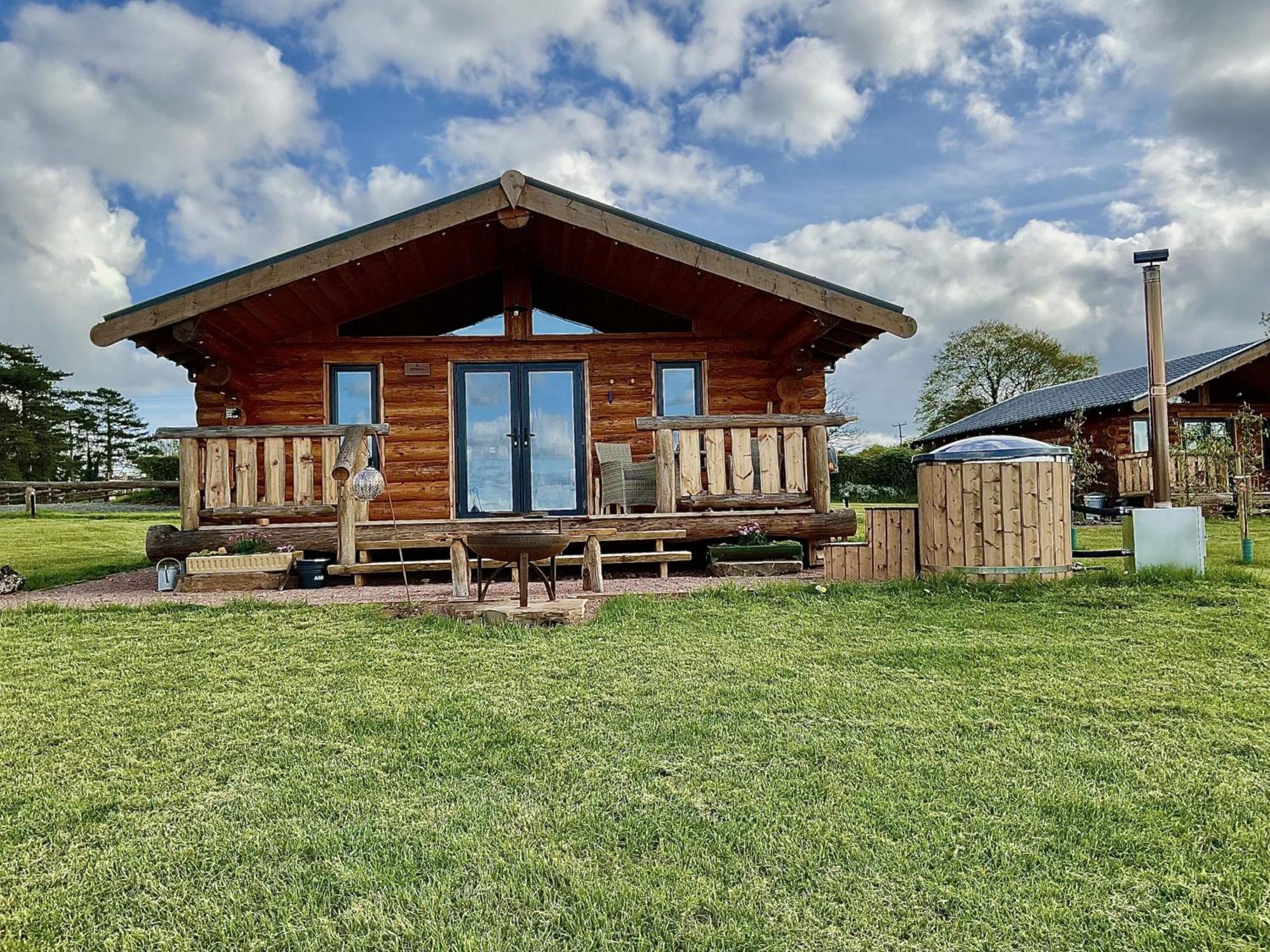Rowan - Tedstone Log Cabins Bromyard Extérieur photo
